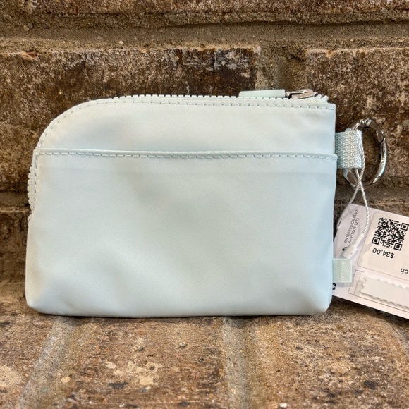 NWT Lululemon Clippable Card Pouch In Mint Breeze/White - Picture 3 of 5